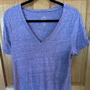 Old Navy Purple Light Weight Short Sleeve T-Shirt.  Size Large.